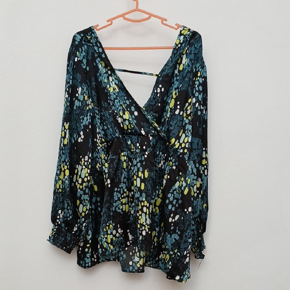Torrid Black Surplice Long Sleeve Top With Green Dot Print Size 3X Bow Back